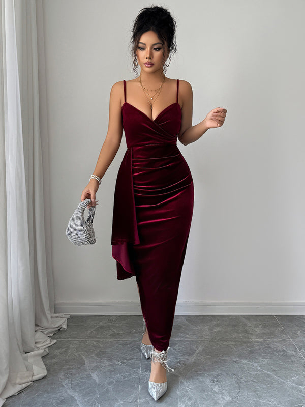 Elegant evening gown with suspenders and long dress